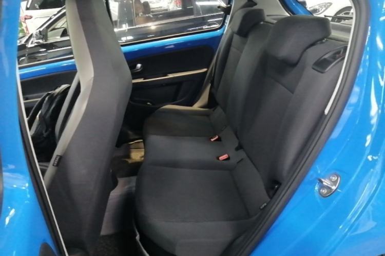 Used Volkswagen up! 2015 1.0L go high! Left Rear Seat