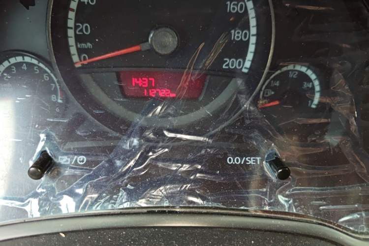 Used Volkswagen up! 2015 1.0L move up! Odometer Close Up