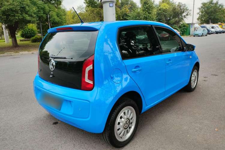 Used Volkswagen up! 2015 1.0L move up! Rear Right 45 Deg