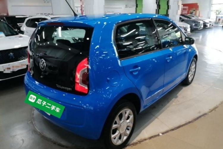 Used Volkswagen up! 2015 1.0L go high! Rear Right 45 Deg