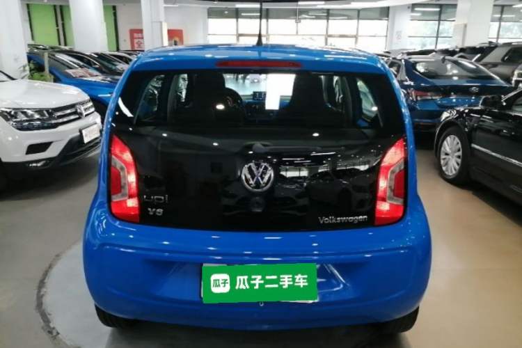 Used Volkswagen up! 2015 1.0L go high! Rear