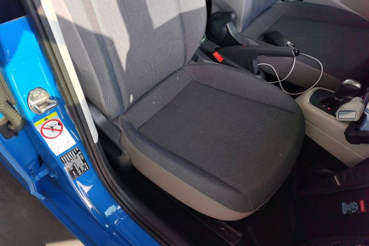 Used Volkswagen up! 2015 1.0L move up! Right Front Seat