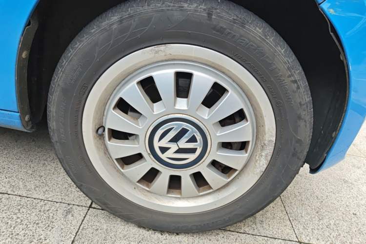 Used Volkswagen up! 2015 1.0L move up! Right Front Wheel Hub