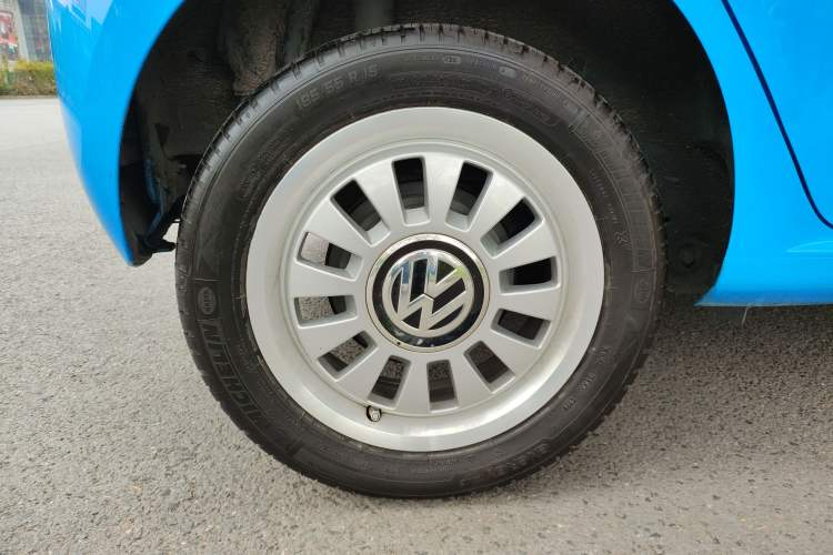 Used Volkswagen up! 2015 1.0L move up! Right Rear Wheel Hub