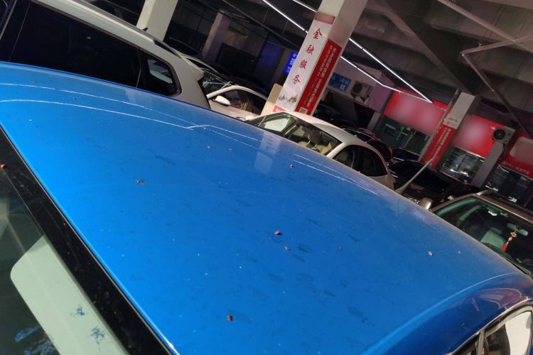 Used Volkswagen up! 2015 1.0L move up! Roof