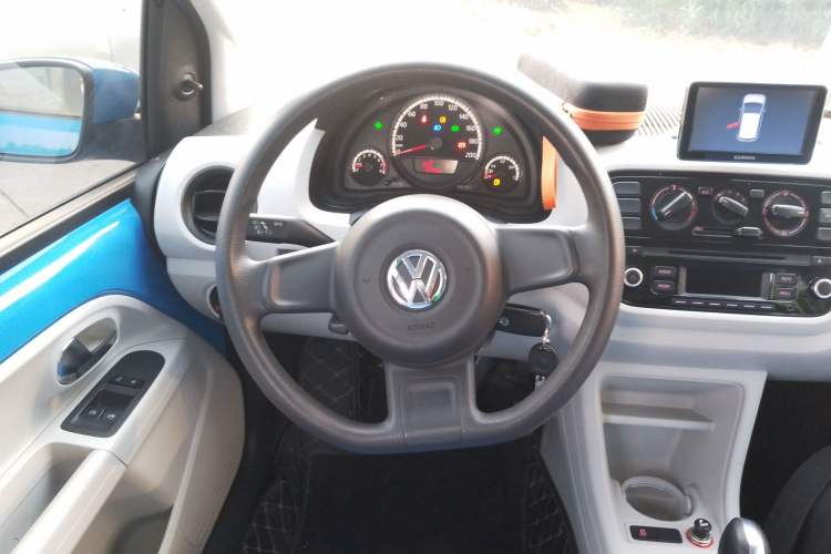 Used Volkswagen up! 2015 1.0L move up! Steering Wheel