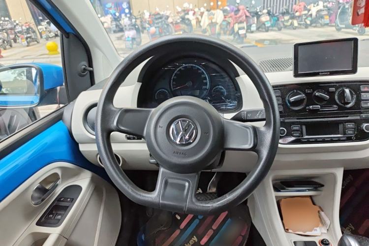 Used Volkswagen up! 2015 1.0L move up! Steering Wheel