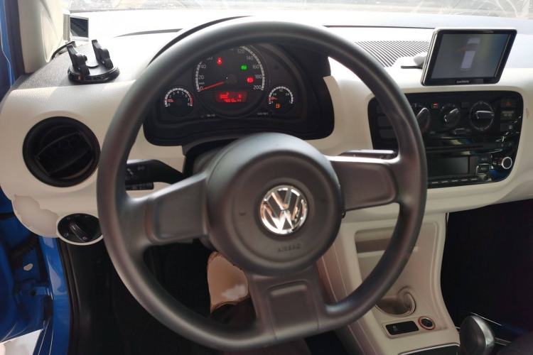 Used Volkswagen up! 2015 1.0L move up! Steering Wheel