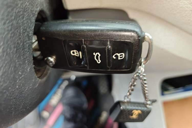 Used Volkswagen up! 2015 1.0L move up! Vehicle Key