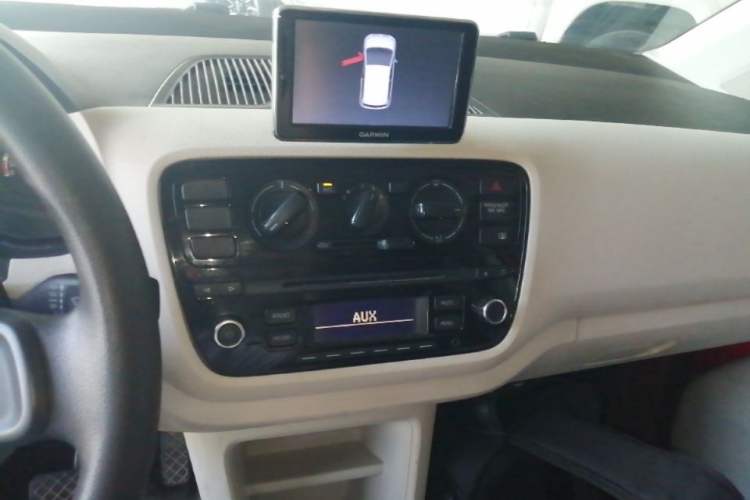 Used Volkswagen up! 2015 1.0L move up! Audio And AC Panel