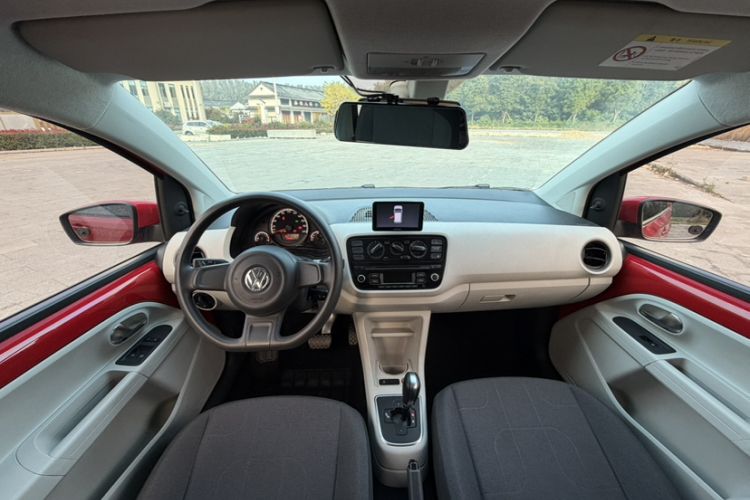 Used Volkswagen up! 2015 1.0L move up! Audio And AC Panel
