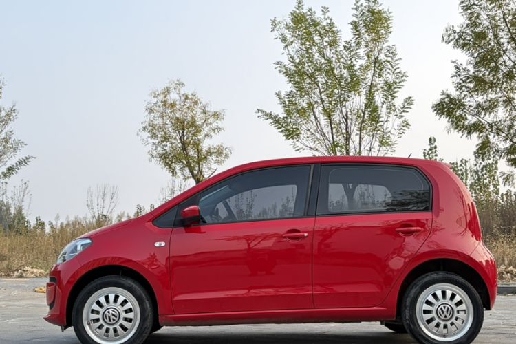 Used Volkswagen up! 2015 1.0L move up! Exterior 2