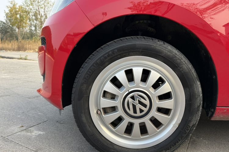 Used Volkswagen up! 2015 1.0L move up! Exterior 3
