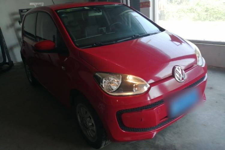 Used Volkswagen up! 2015 1.0L move up! Front Right 45 Deg