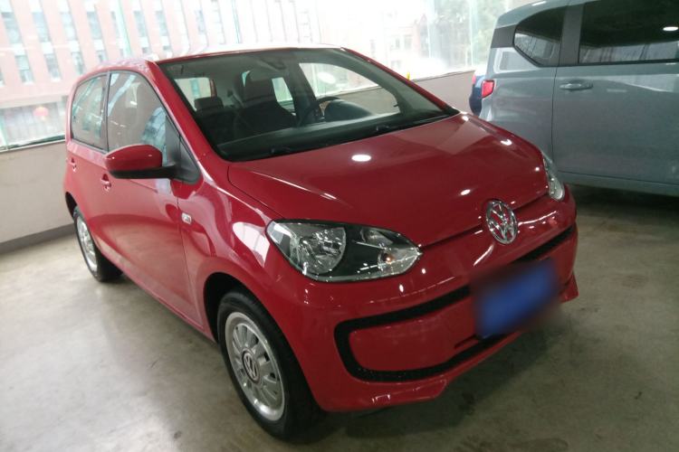 Used Volkswagen up! 2015 1.0L move up! Front Right 45 Deg