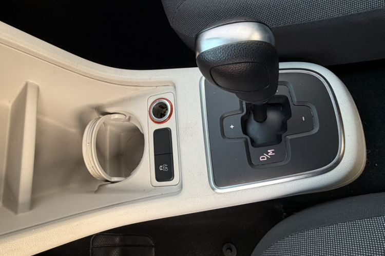 Used Volkswagen up! 2015 1.0L move up! Gear Lever