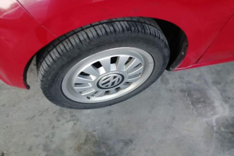 Used Volkswagen up! 2015 1.0L move up! Left Front Wheel Hub