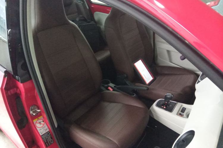 Used Volkswagen up! 2015 1.0L move up! Right Front Seat