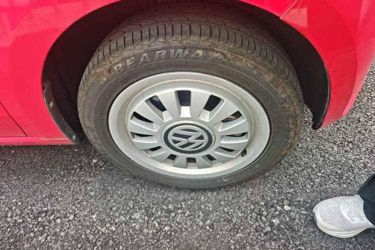 Used Volkswagen up! 2015 1.0L move up! Right Front Wheel Hub