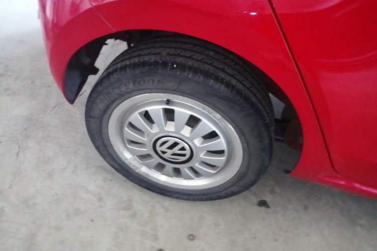Used Volkswagen up! 2015 1.0L move up! Right Rear Wheel Hub