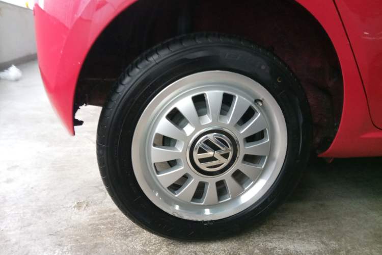 Used Volkswagen up! 2015 1.0L move up! Right Rear Wheel Hub