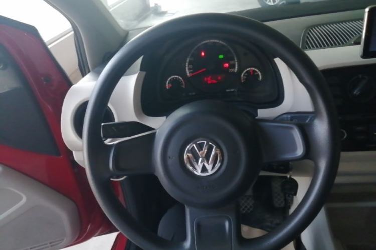 Used Volkswagen up! 2015 1.0L move up! Steering Wheel