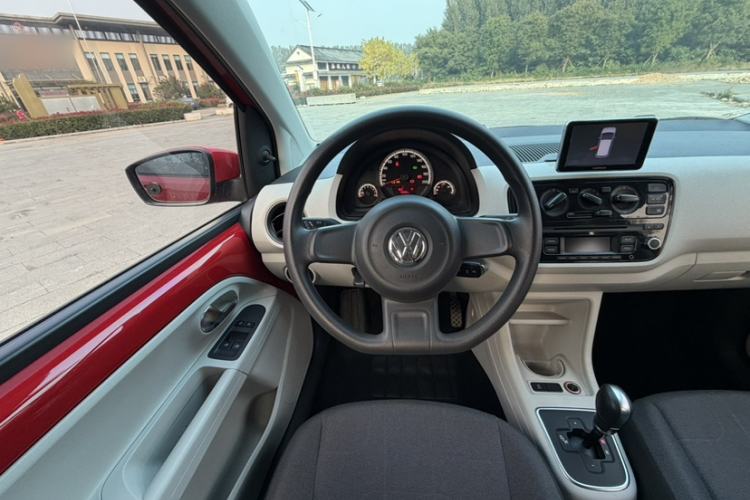 Used Volkswagen up! 2015 1.0L move up! Steering Wheel