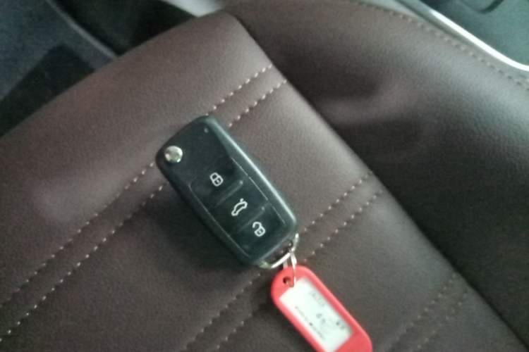 Used Volkswagen up! 2015 1.0L move up! Vehicle Key