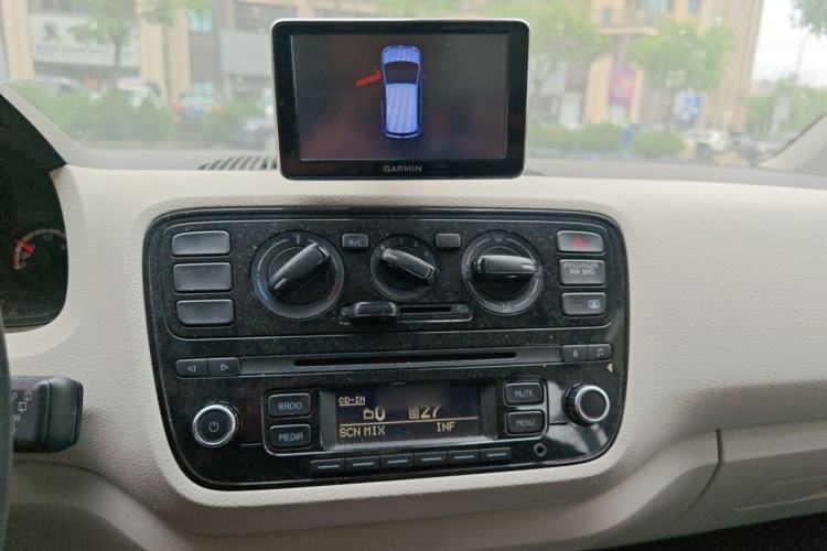 Used Volkswagen up! 2015 1.0L move up! Audio And AC Panel