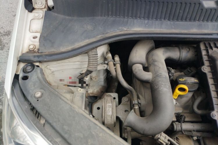 Used Volkswagen up! 2015 1.0L go high! Engine Bay Right