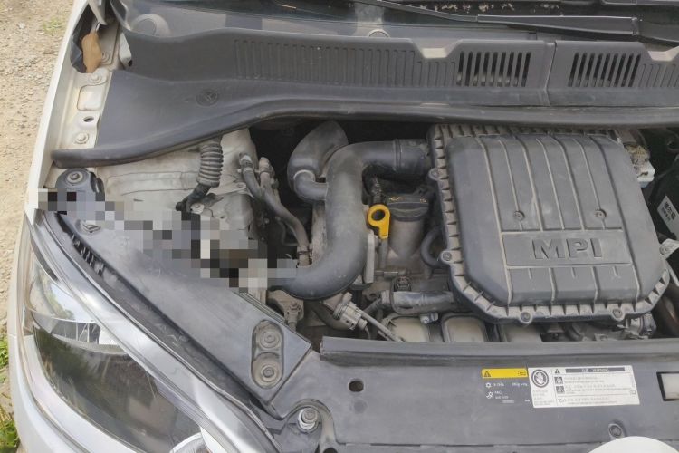 Used Volkswagen up! 2015 1.0L move up! Engine Bay Right