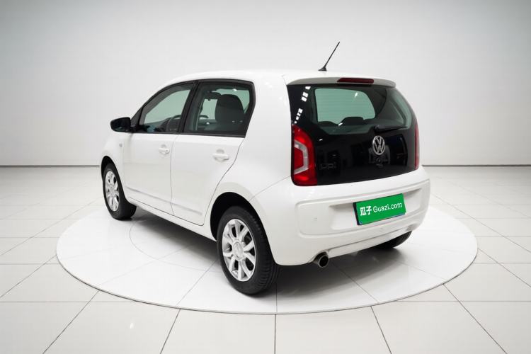 Used Volkswagen up! 2015 1.0L go high! Exterior 3