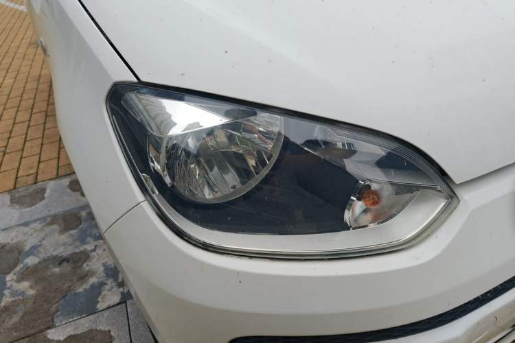 Used Volkswagen up! 2015 1.0L move up! Exterior 6