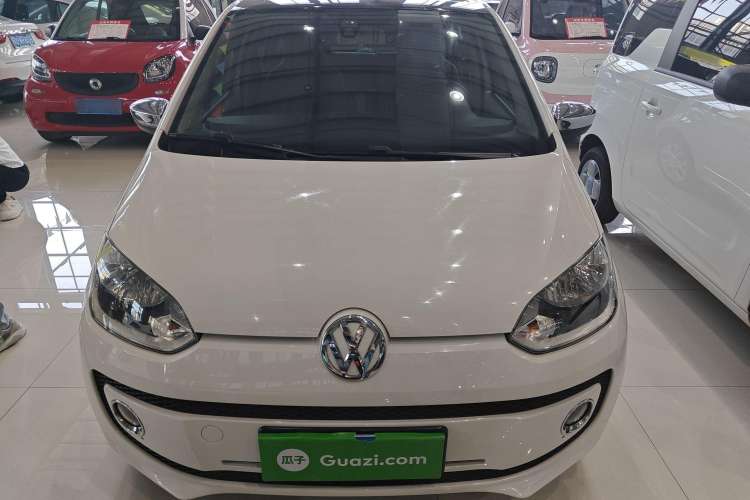 Used Volkswagen up! 2015 1.0L go high! Front