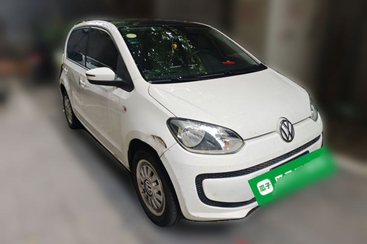 Used Volkswagen up! 2015 1.0L move up! Front Right 45 Deg