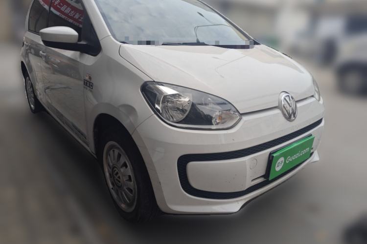 Used Volkswagen up! 2015 1.0L move up! Front Right 45 Deg