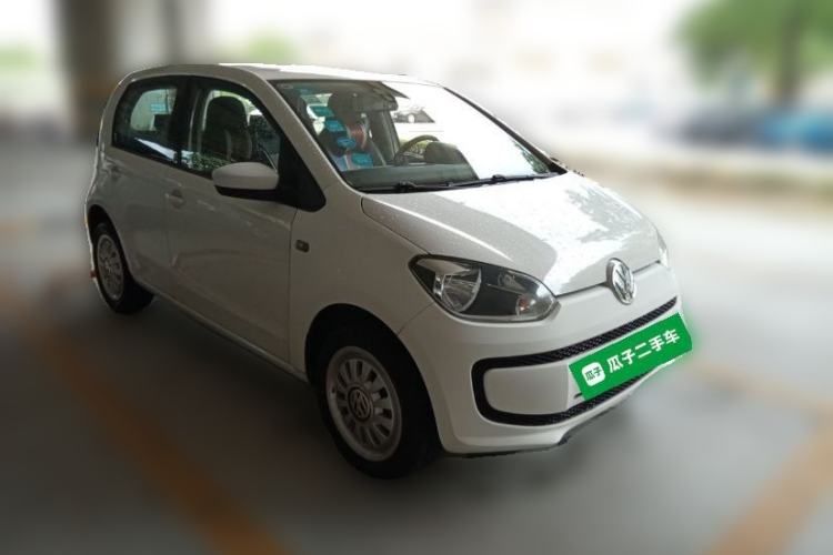 Used Volkswagen up! 2015 1.0L move up! Front Right 45 Deg