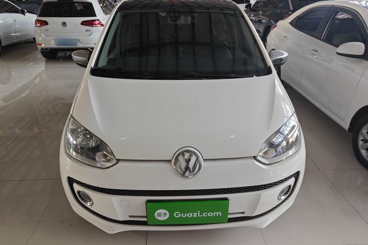 Used Volkswagen up! 2015 1.0L go high! Front