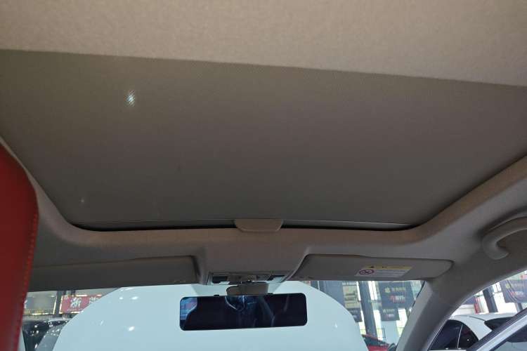 Used Volkswagen up! 2015 1.0L go high! Headliner