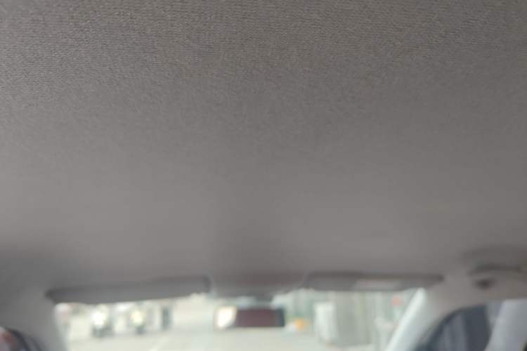 Used Volkswagen up! 2015 1.0L move up! Headliner
