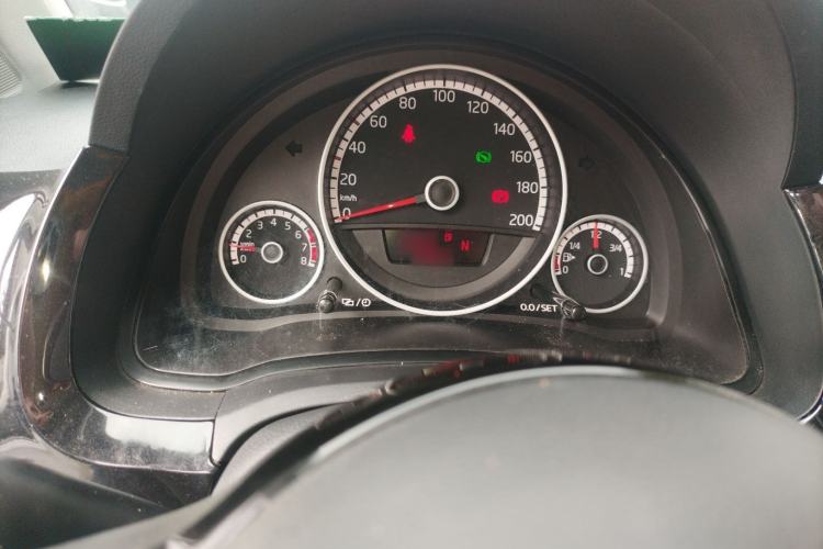 Used Volkswagen up! 2015 1.0L go high! Instrument Cluster