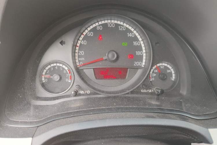 Used Volkswagen up! 2015 1.0L move up! Instrument Cluster
