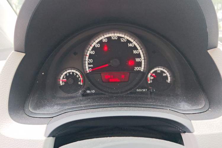 Used Volkswagen up! 2015 1.0L move up! Instrument Cluster