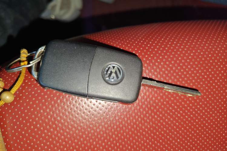Used Volkswagen up! 2015 1.0L go high! Interior 1