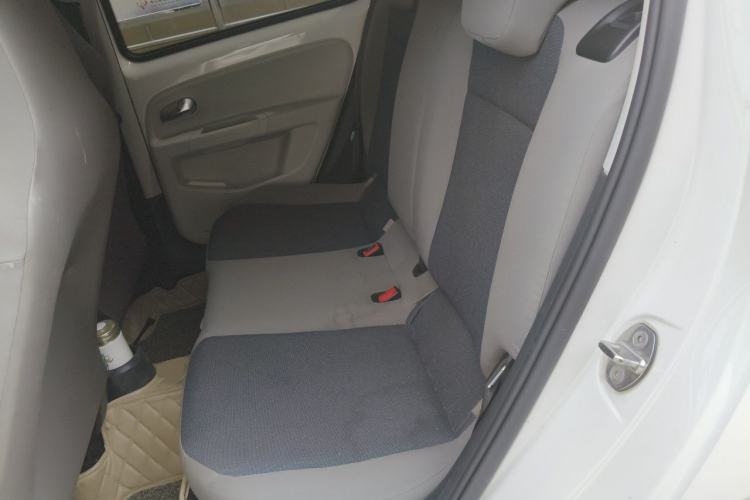 Used Volkswagen up! 2015 1.0L move up! Left Rear Seat