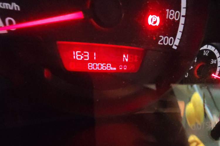 Used Volkswagen up! 2015 1.0L move up! Odometer Close Up