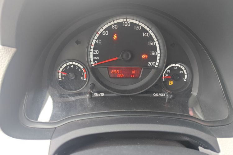 Used Volkswagen up! 2015 1.0L move up! Odometer Close Up