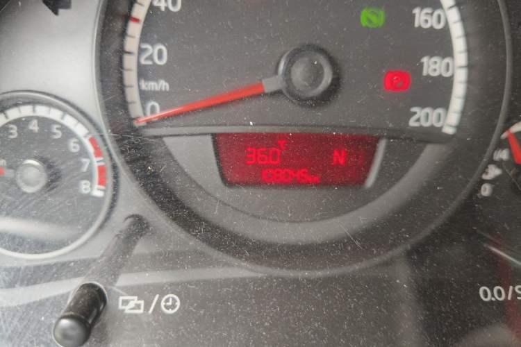 Used Volkswagen up! 2015 1.0L move up! Odometer Close Up