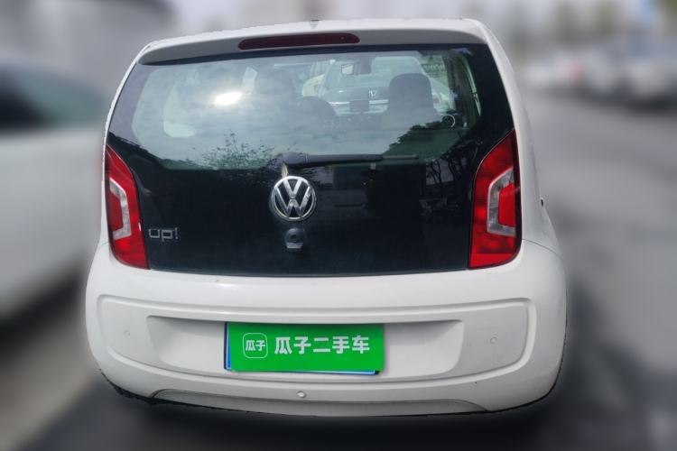 Used Volkswagen up! 2015 1.0L go high! Rear