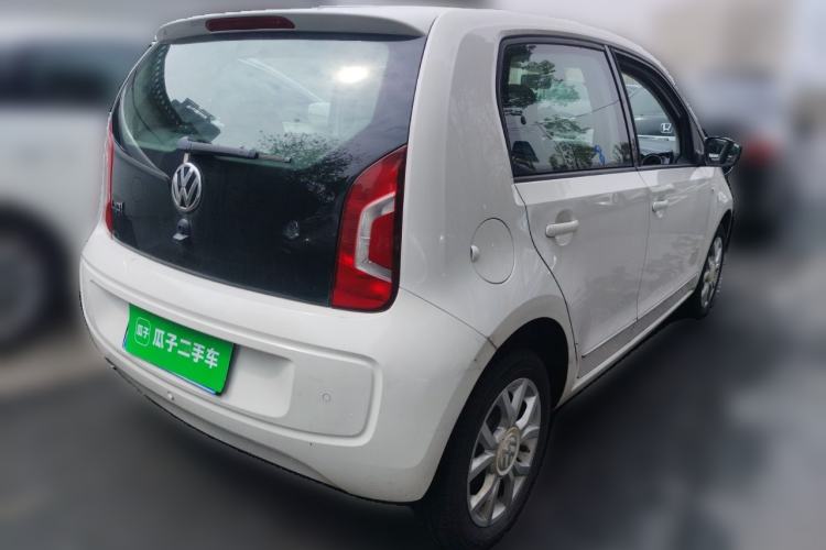 Used Volkswagen up! 2015 1.0L go high! Rear Right 45 Deg